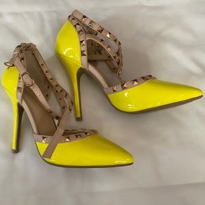 Neon Yellow Pointy Heel